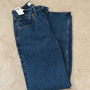 Abercrombie Curve Love The 90’s Relaxed Jean High Rise